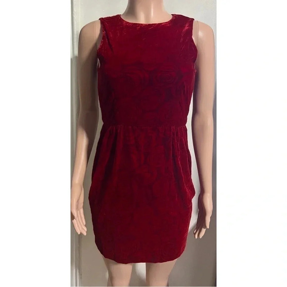 ALICE + OLIVIA Women’s Velvet Red Rose Dress - Picture 2 of 16